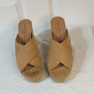 Chinese Laundry Women's Tan Mules size 9.5 vegan suede. Chunky heel.